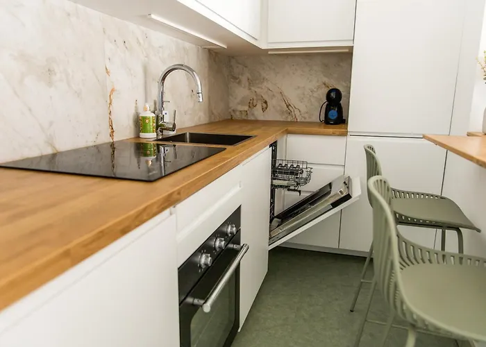 Infinity Ocean View アデヘ